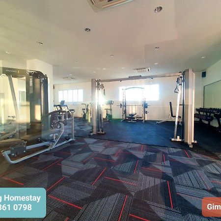 קואלה טרנגאנו Bradong Homestay - Musllm Only, 3 Queen Bedrooms, Seaview, Infinity Pool, Gym, Near Drawbridge & Ktcc Mall מראה חיצוני תמונה